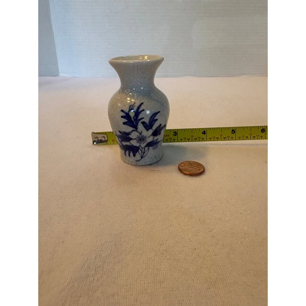 Miniature Blue & White Floral Crackle Glaze CeramicBud Vase 3.5 Inch Chinoiserie